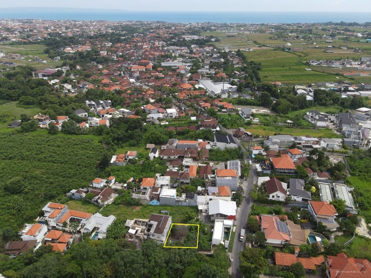 Tanah komersil pererenan