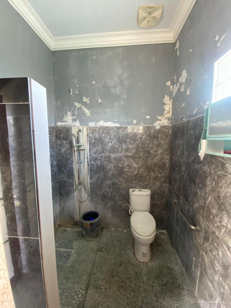 Rumah lantai 2 dalung