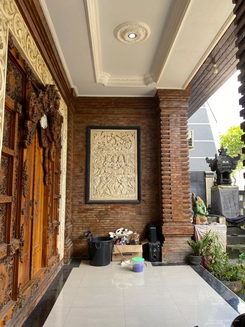 Rumah lantai 2 dalung