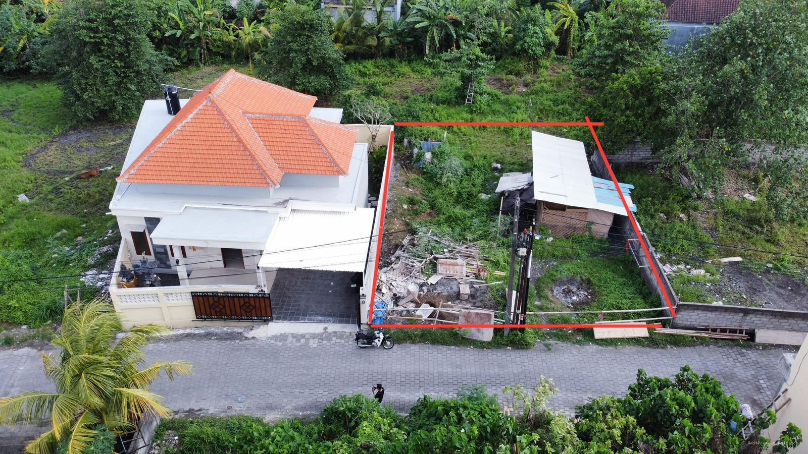 Tanah komersil munggu