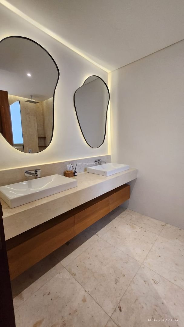 Luxury villa bumbak umalas