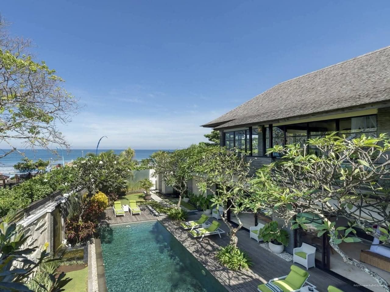 villa beach front seminyak