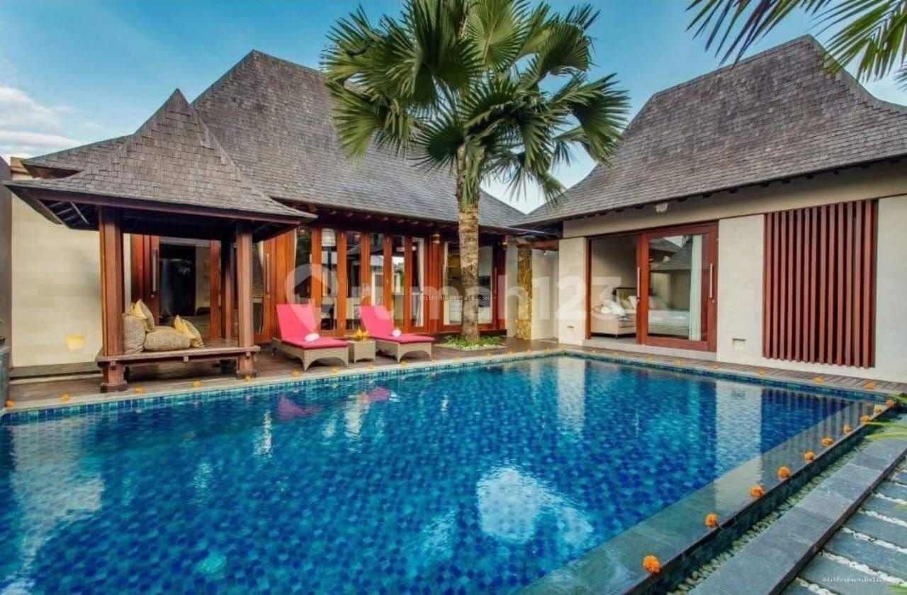 rumah semi villa renon