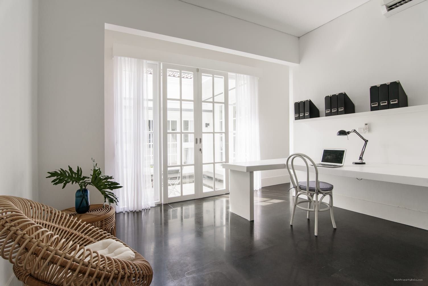 villa lantai 1 bumbak