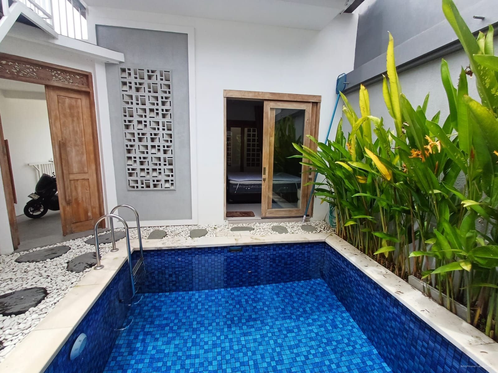 villa tumbak bayuhh