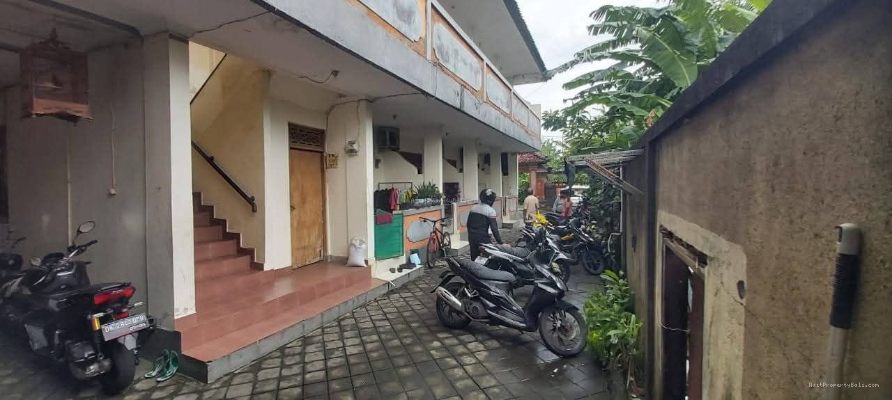rumah kos renon