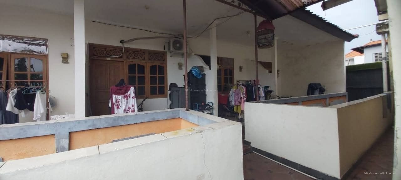 rumah kos renon
