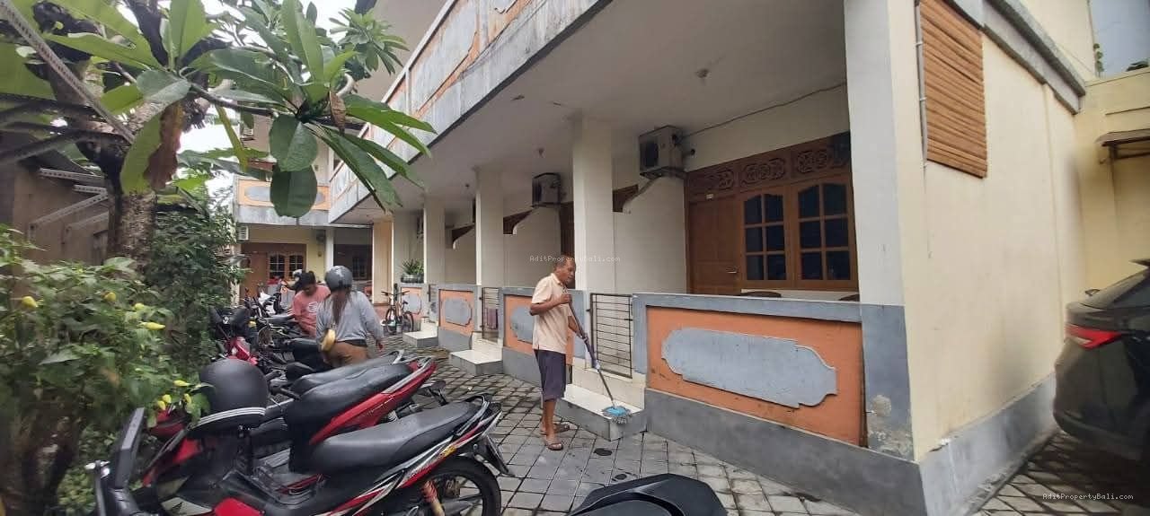 rumah kos renon