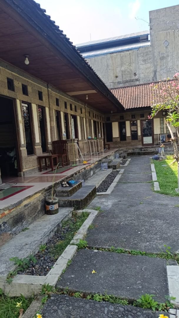 tanah mahendradata P