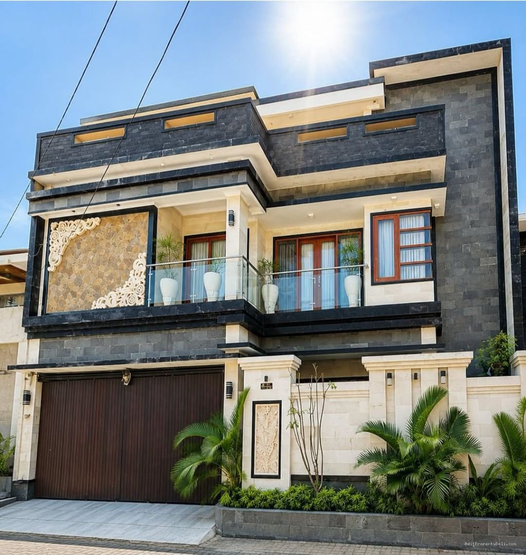 rumah lantai 3 pemogan