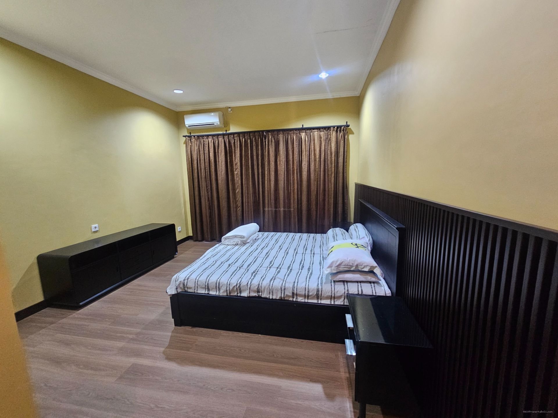rumah renon dp