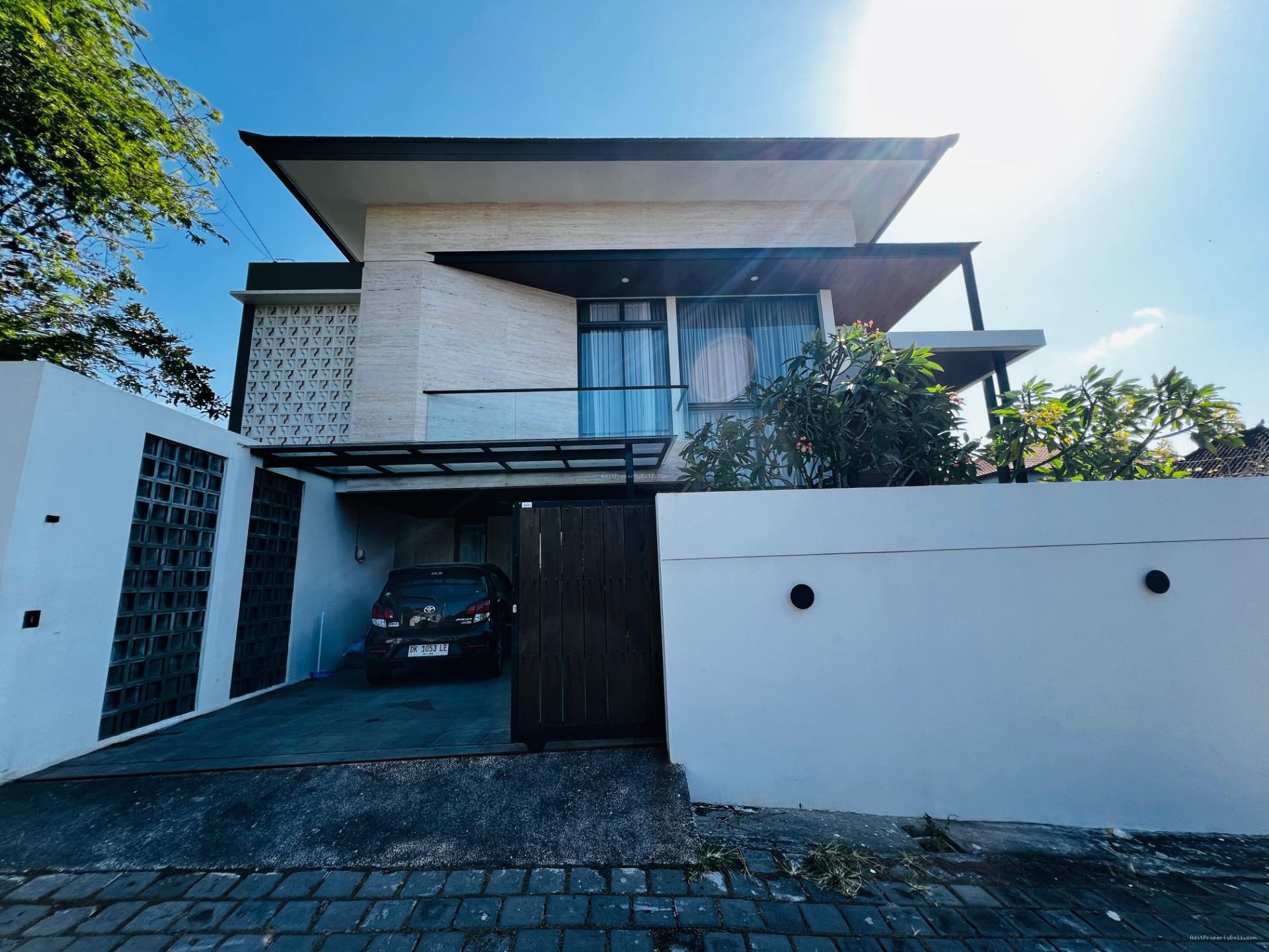 rumah peguyangan dps